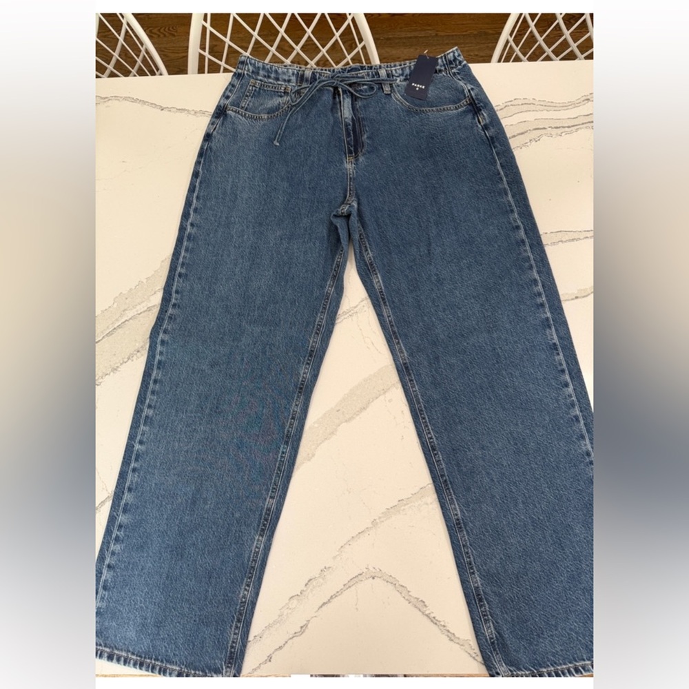 Parke x Target drawstring medium wash denim jeans. Size 14
Great quality. NWT